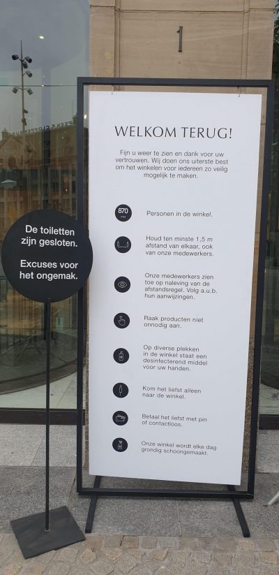 Bijenkorf buiten bord