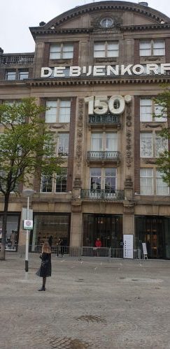 ingangbijenkorf groot